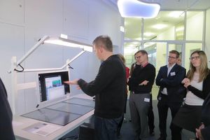 Der Studiengang zeichnet sich durch die Vermittlung berufspraktischer Branchenkenntnisse aus.