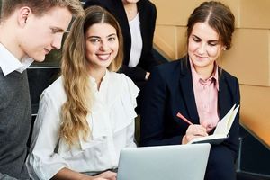 Dies sind unsere KLU Bachelor Studenten