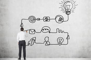 Logistiker macht sich Gedanken ueber seine Karriere