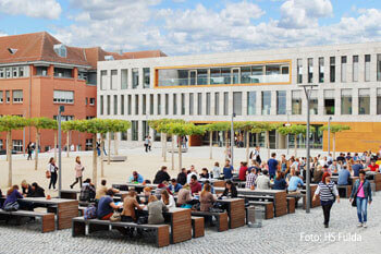 Außenansicht des Campus der Hochschule Fulda